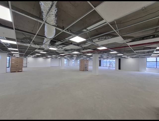 883M² OFFICE TO LET IN GLENADRIENNE